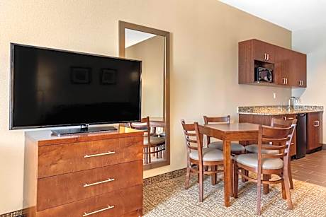 King Room with Sofa Bed - Non-Smoking