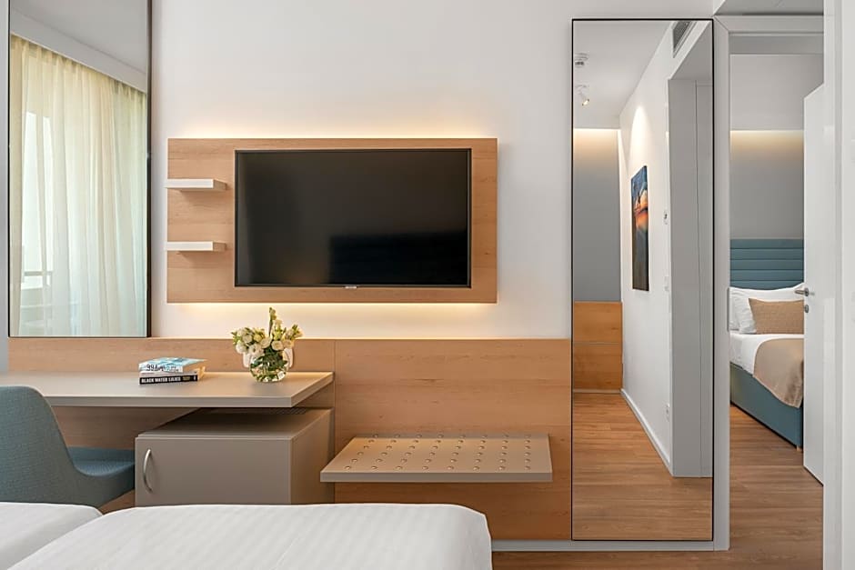 Photo 1 of 4 of Room for 4+1