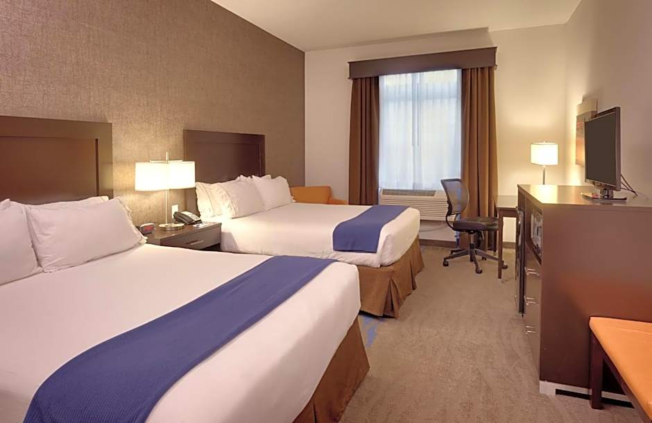 Holiday Inn Express & Suites Overland Park By IHG