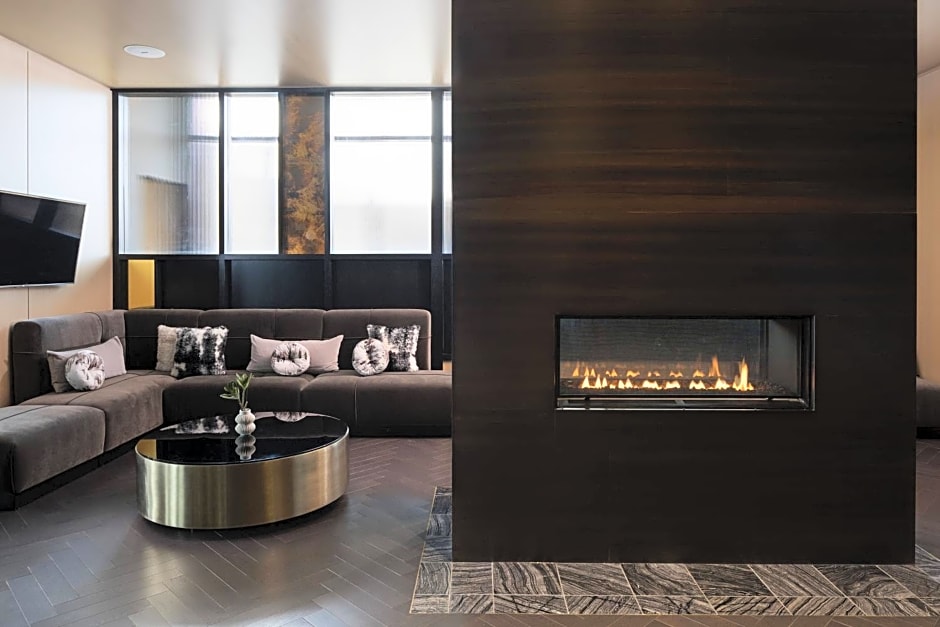 The Oaklander Hotel, Autograph Collection