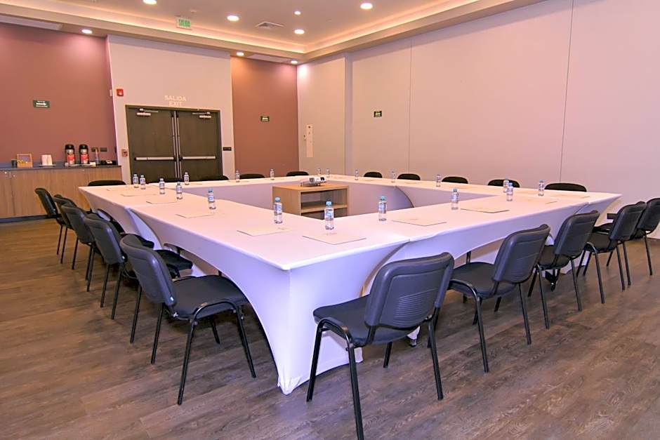 City Express Plus by Marriott Medellín Colombia