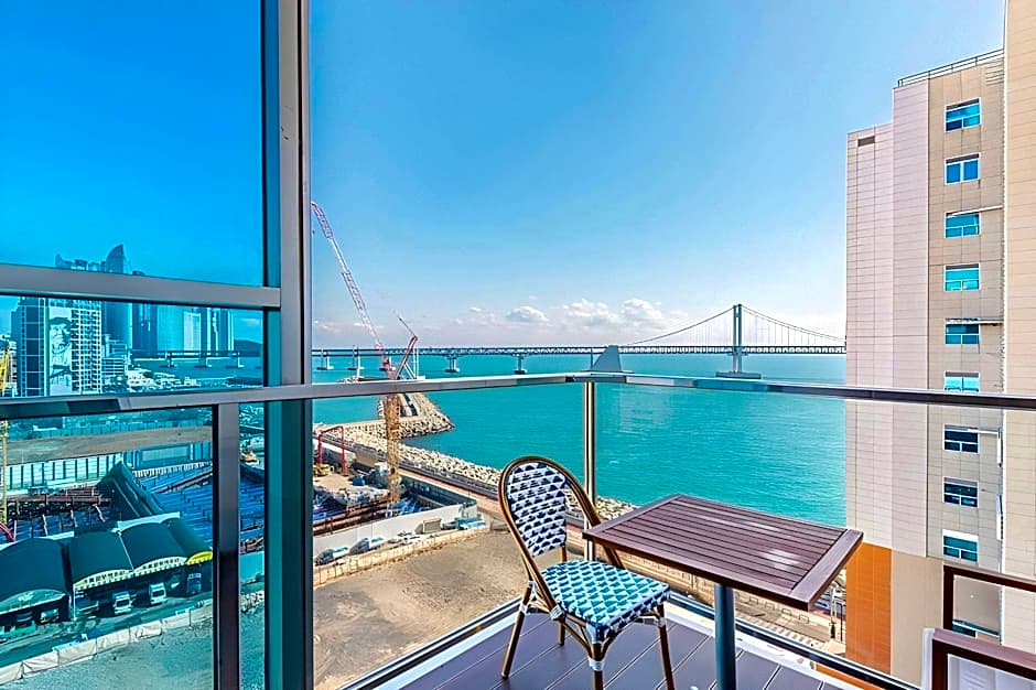 H Avenue Gwanganri Beach