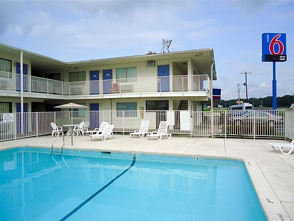 Motel 6-Lumberton, NC