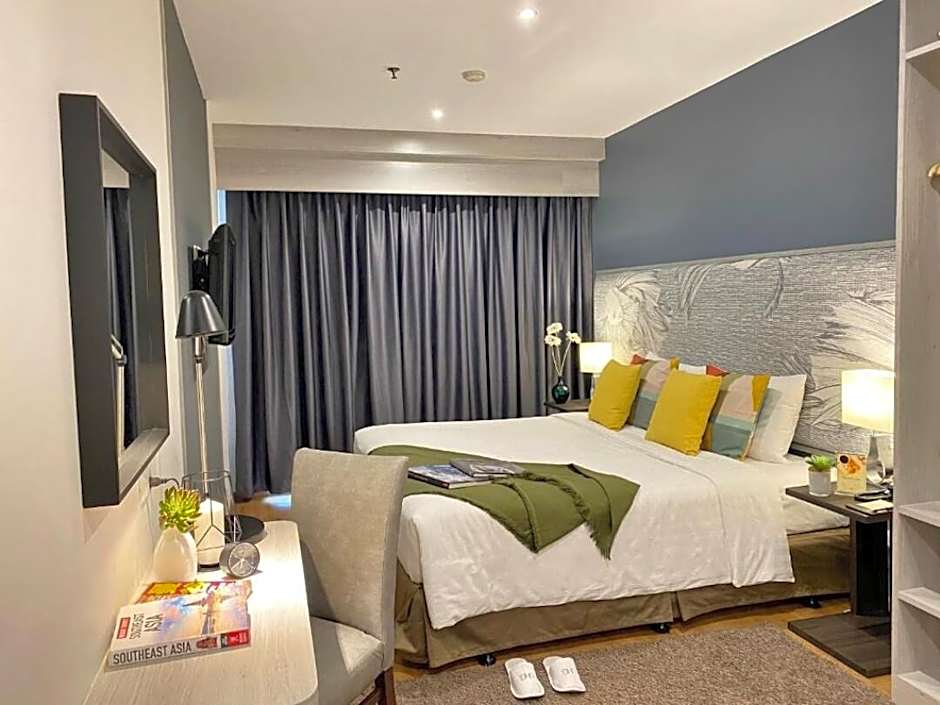 Evergreen Place Siam by UHG