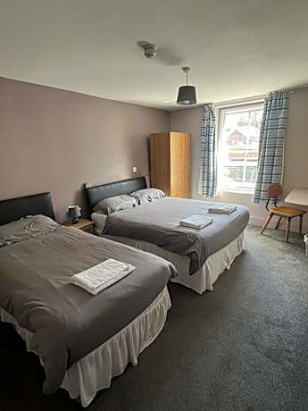 Family Room (2 Adults + 1 Child)