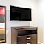 Econo Lodge Inn & Suites
