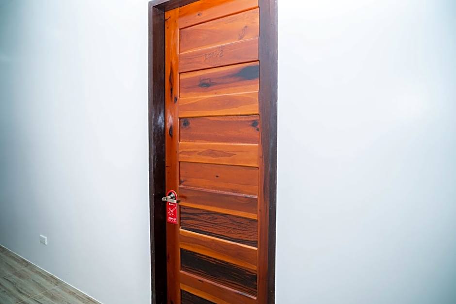 RedDoorz at Guanzons Homestay