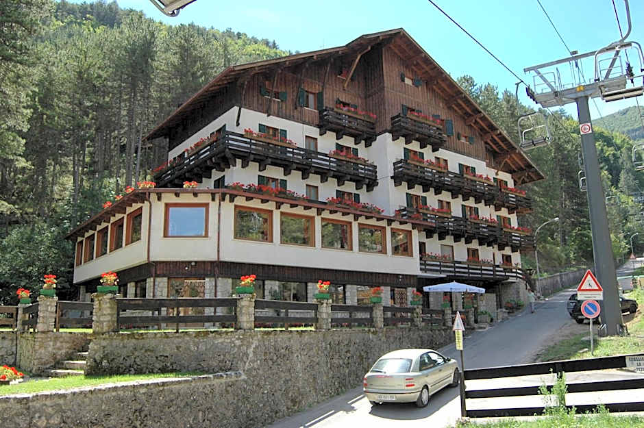 Hotel Garnì Mille Pini