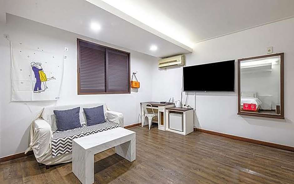 Daejeon Yongjeon Savoy – Daejeon, FL