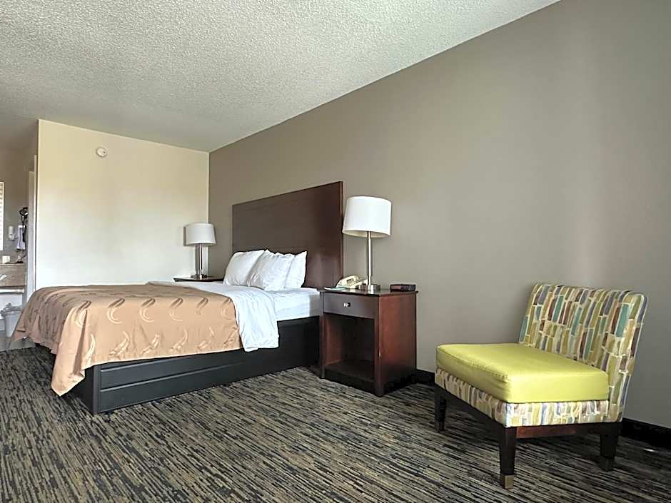 Quality Inn Calhoun North I-75