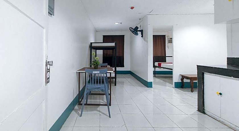 OYO 809 Crowne One Condo