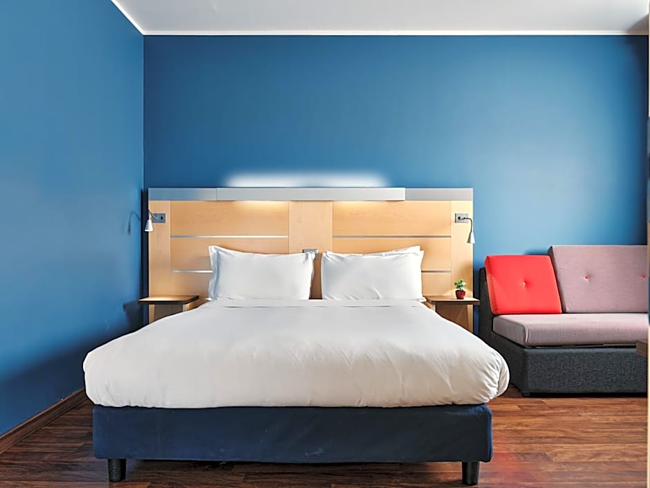 Holiday Inn Express Milan-Malpensa Airport By IHG