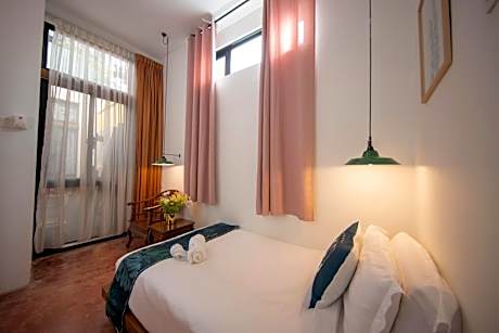 Single Room with Private Bathroom