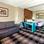 La Quinta Inn & Suites by Wyndham Oklahoma City Airport