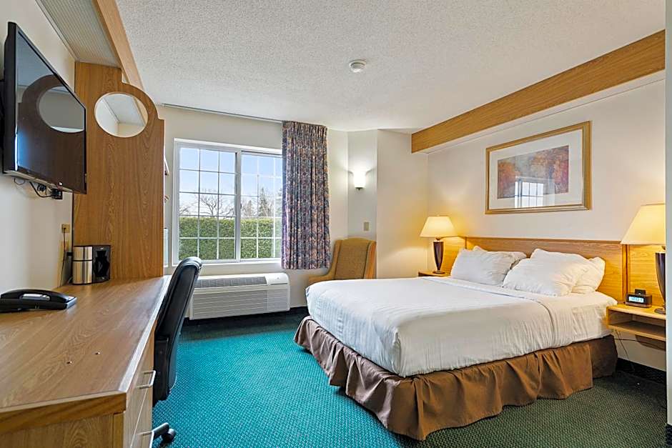 Charlevoix Inn & Suites SureStay Collection by Best Western