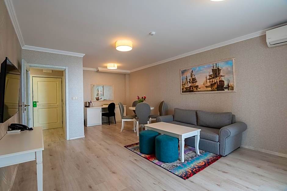 Maria Palace Complex