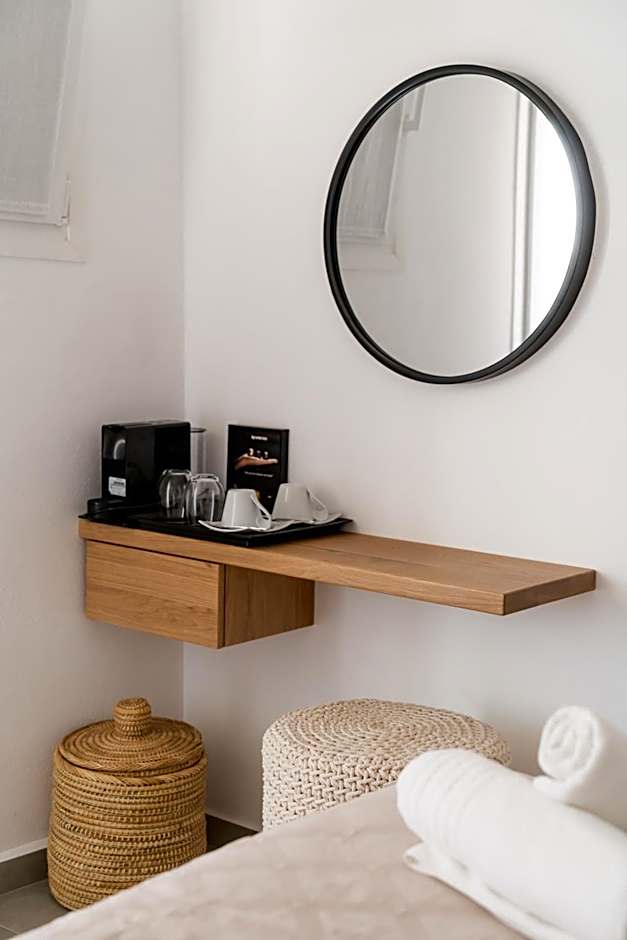 Super Paradise Hotel