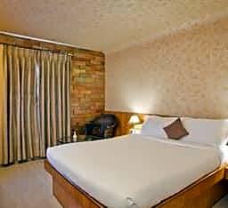 Amrutha Castle Hotel