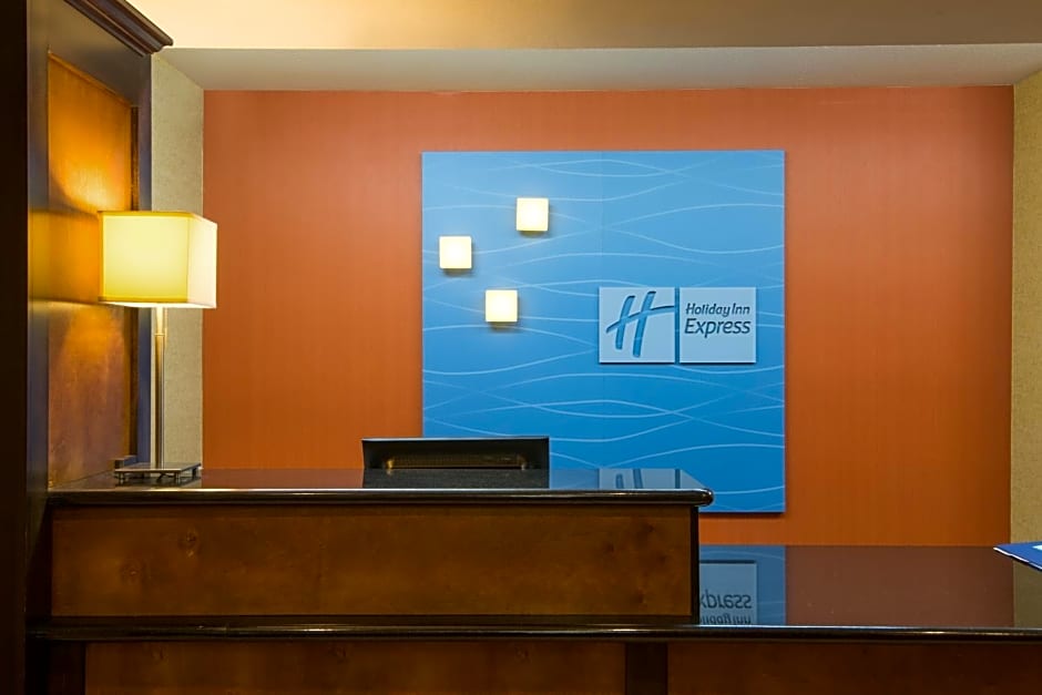 Holiday Inn Express Hotel & Suites Wauseon