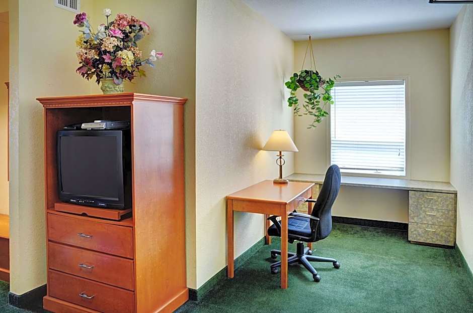 Lakeview Inns & Suites - Okotoks