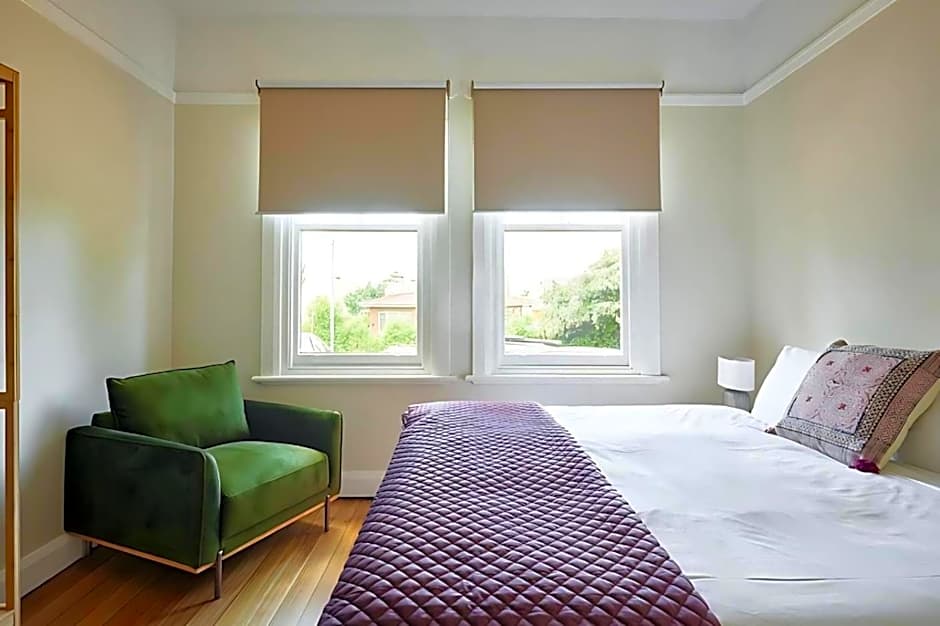 Comfort in Sandy Bay next to the Rivulet