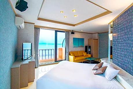 Modern Double Room with SAUNA- Smoking