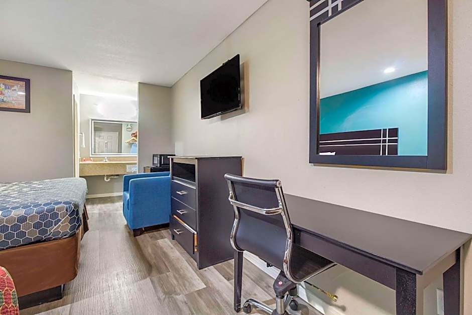 Econo Lodge Houston Brookhollow