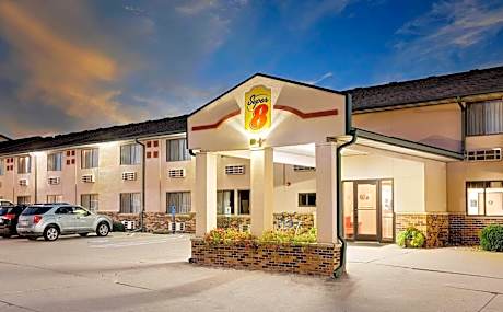 Super 8 by Wyndham St. James