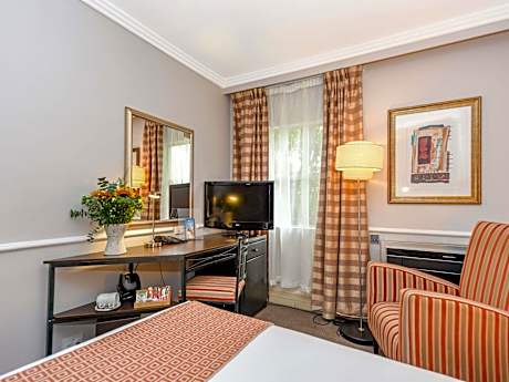 Standard Room With 2 Single Beds