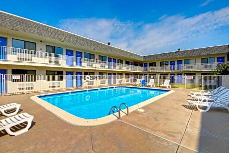 Motel 6-Wichita, KS - AIRPORT