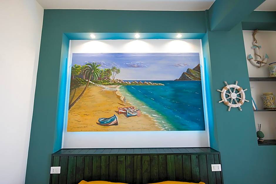 PalerMonAmour Art Gallery Suite