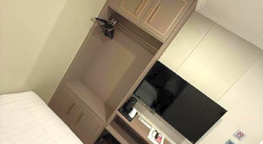 Holiday Hotel