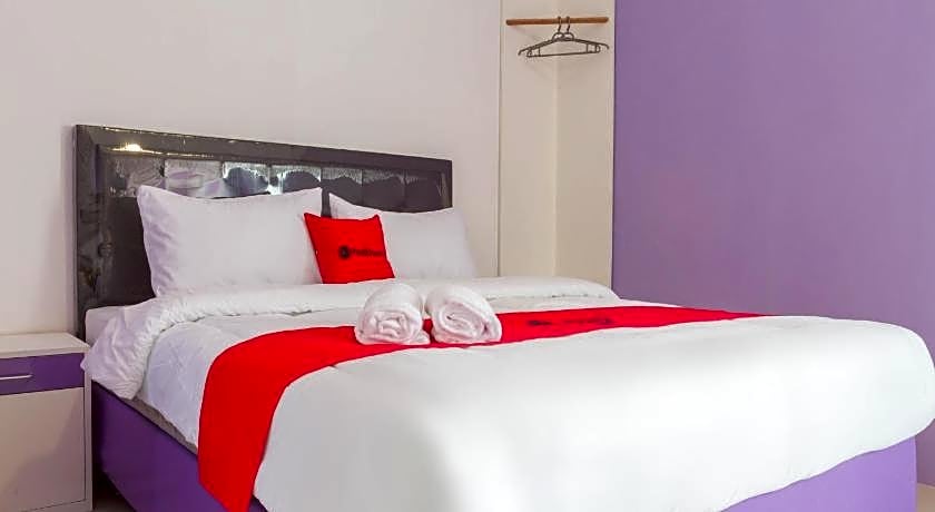 RedDoorz Plus @ Tuparev Cirebon 2.