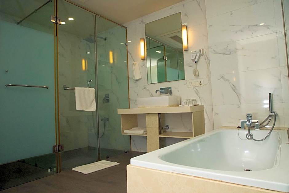 Ambar Sarovar Portico Hotel - Gandhidham