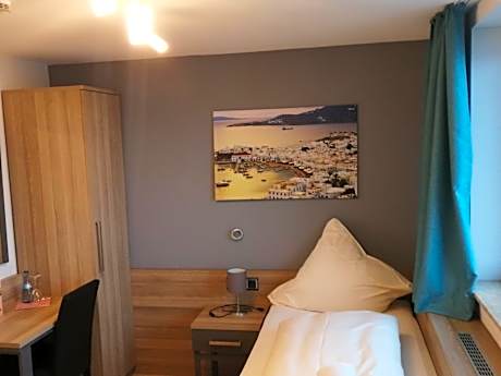 Deluxe Single Room