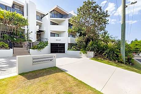 Comfortable Apartment with Ocean Views