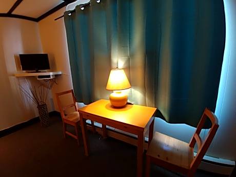 Suite with Kitchenette 12