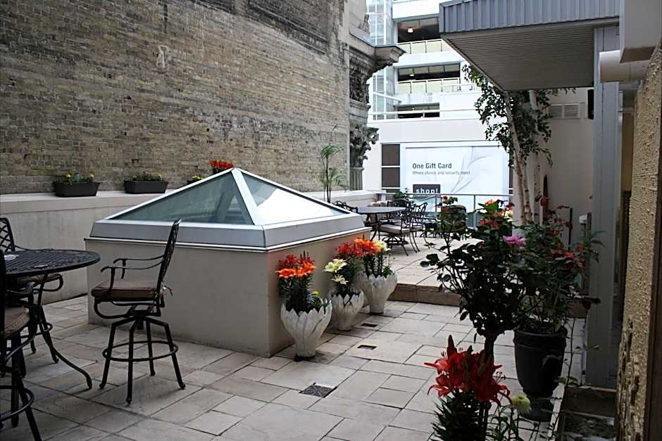 Yonge Suites Apart Hotel