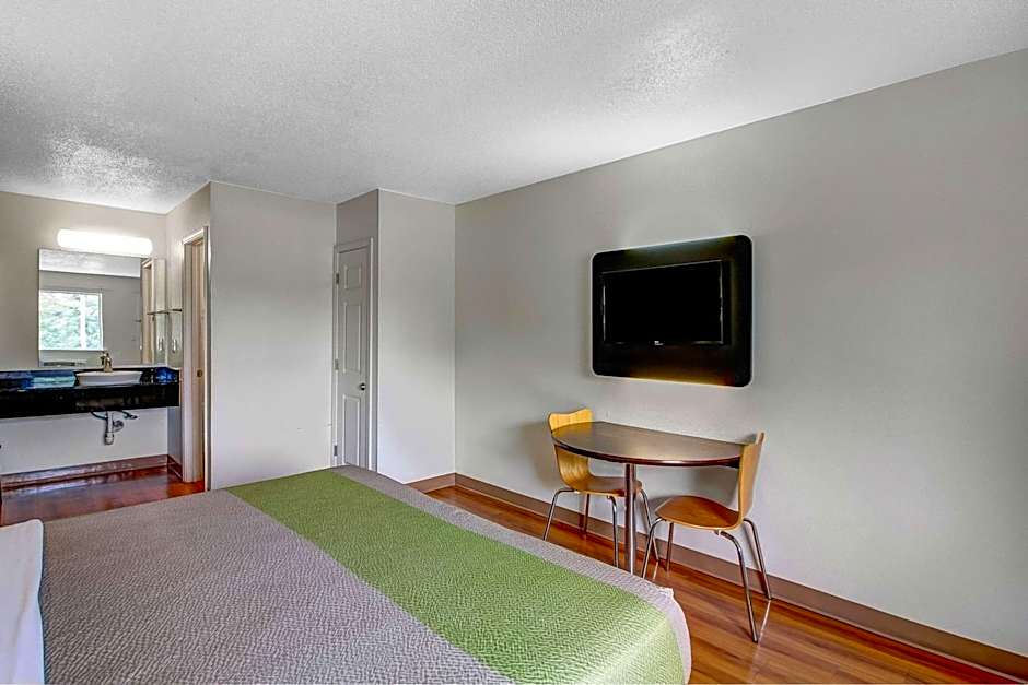 Motel 6-Charles Town, WV