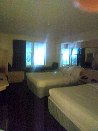 Queen Room - Disability Access/Non-Smoking