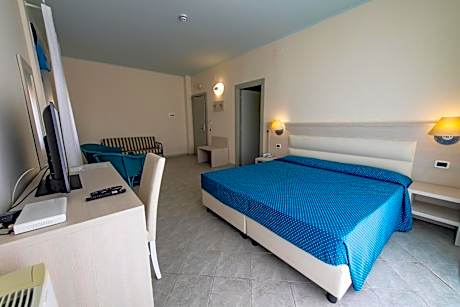 Deluxe Suite with Sea View