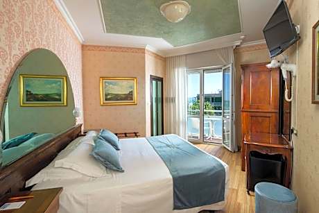 Economy Double Room with Sea View
