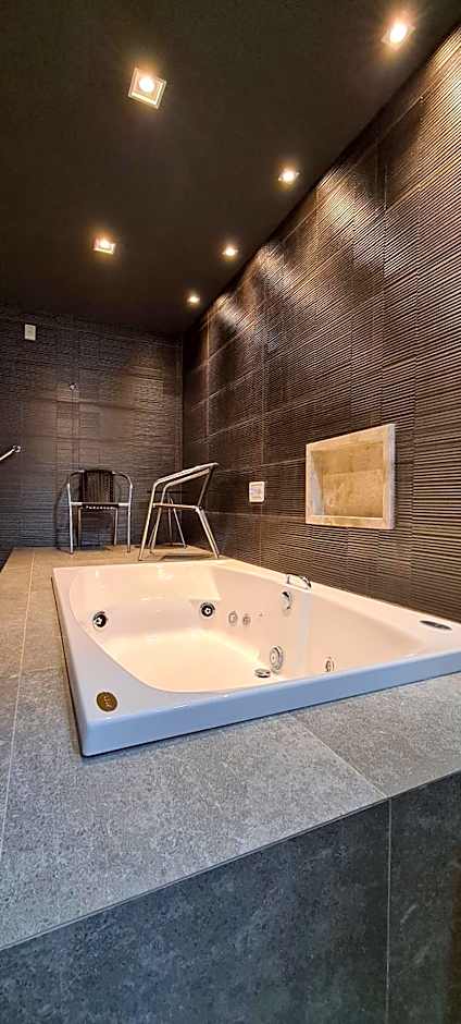 Amaretto Motel - Adults Only