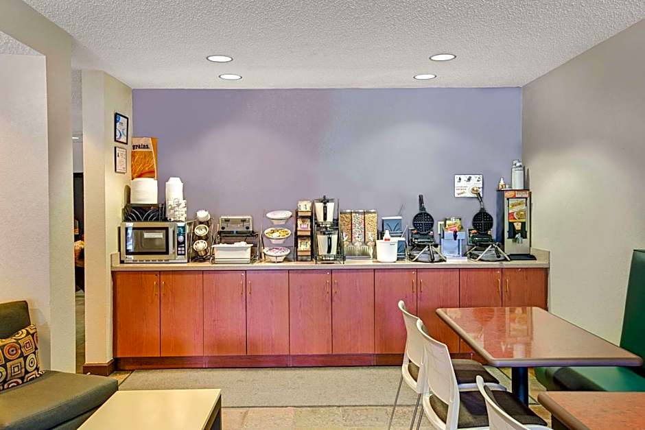 Microtel Inn & Suites By Wyndham Cherokee