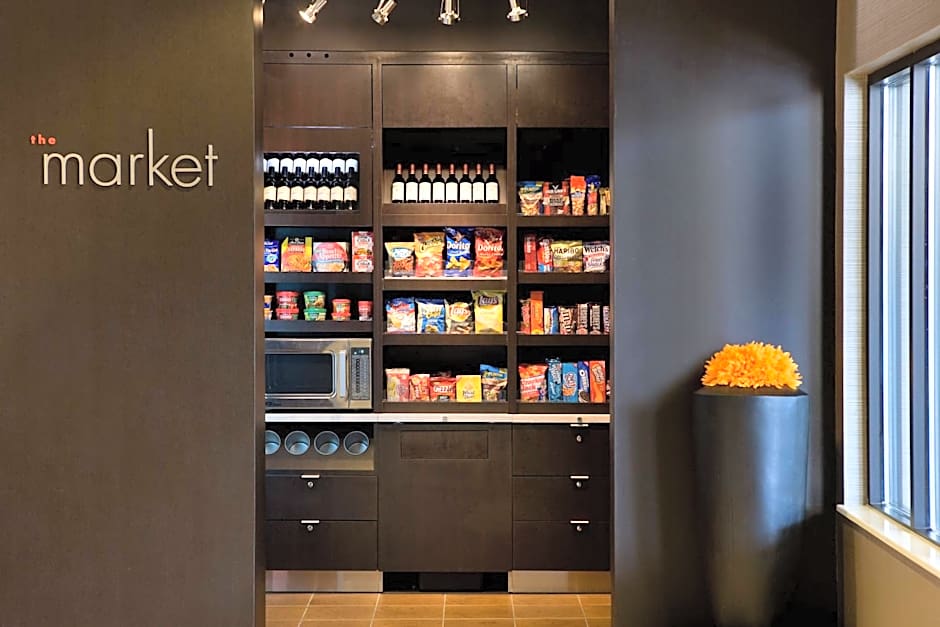 Courtyard by Marriott Newark Silicon Valley