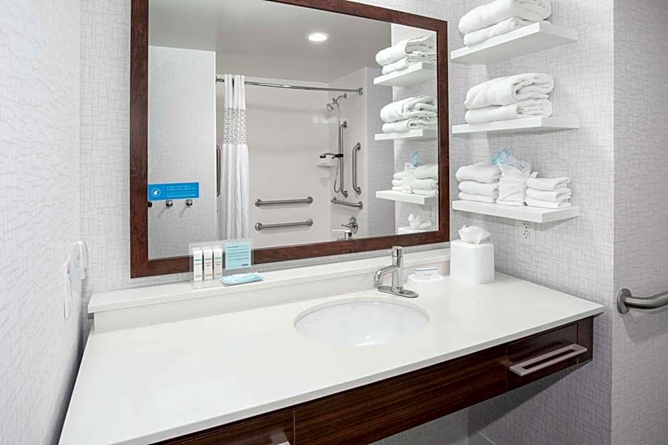 Hampton Inn Lincoln Airport