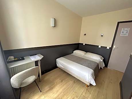 Double Room with Shared Toilet