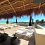 DOS MARES Pool Club Boutique Hotel