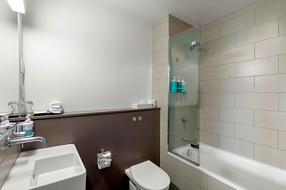 Novotel Queenstown Lakeside