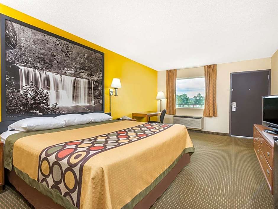 Super 8 by Wyndham Williamsburg